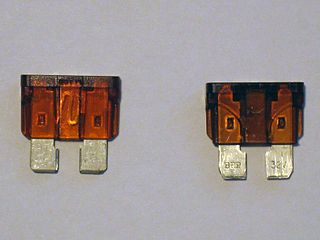 Car_fuses intact and broken
